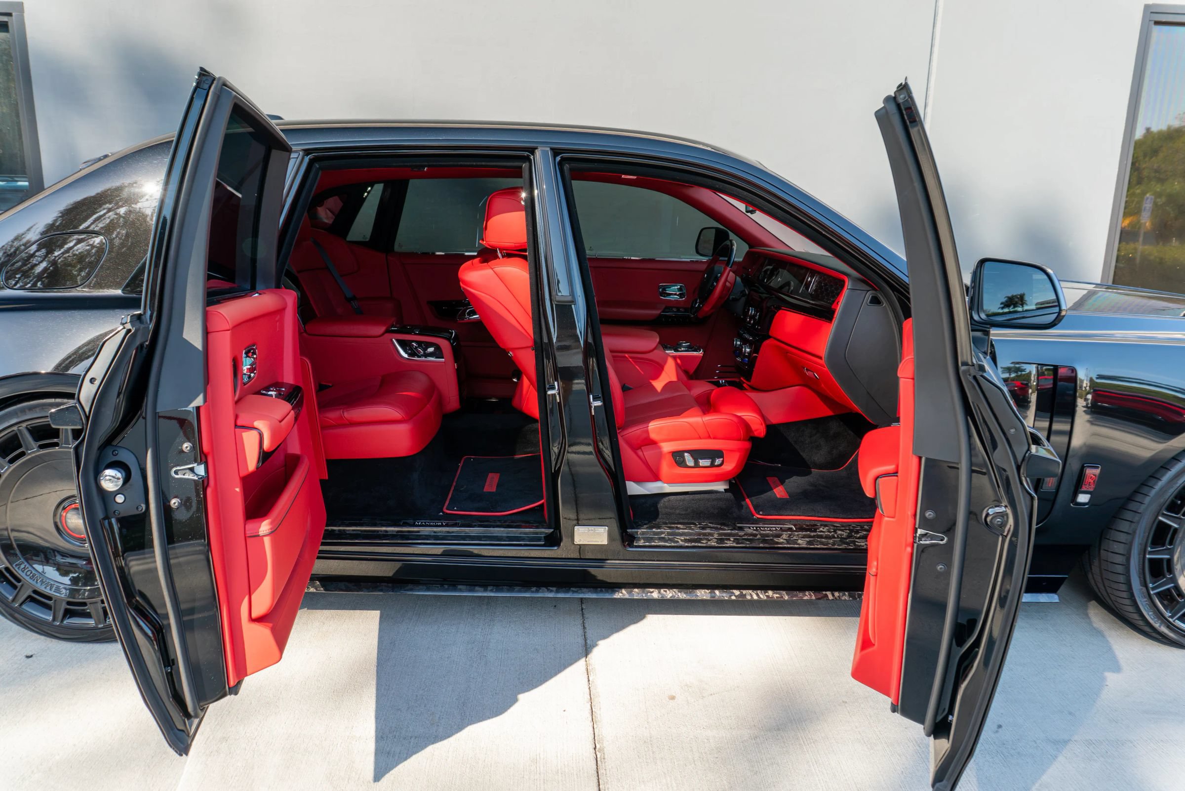 Used 2024 Rolls-Royce Phantom Sedan w/ The Phantom Package RWD image 63