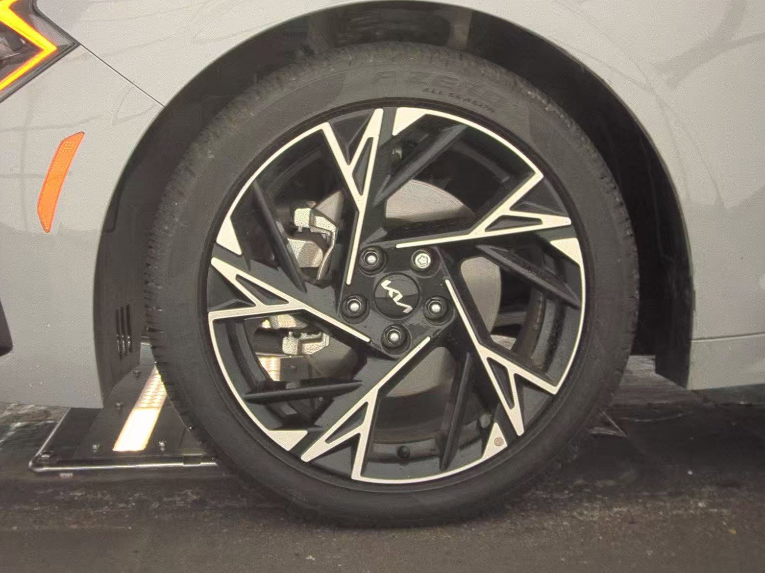 Used 2025 Kia K5 GT-Line w/ GT-Line Premium Package FWD image 27