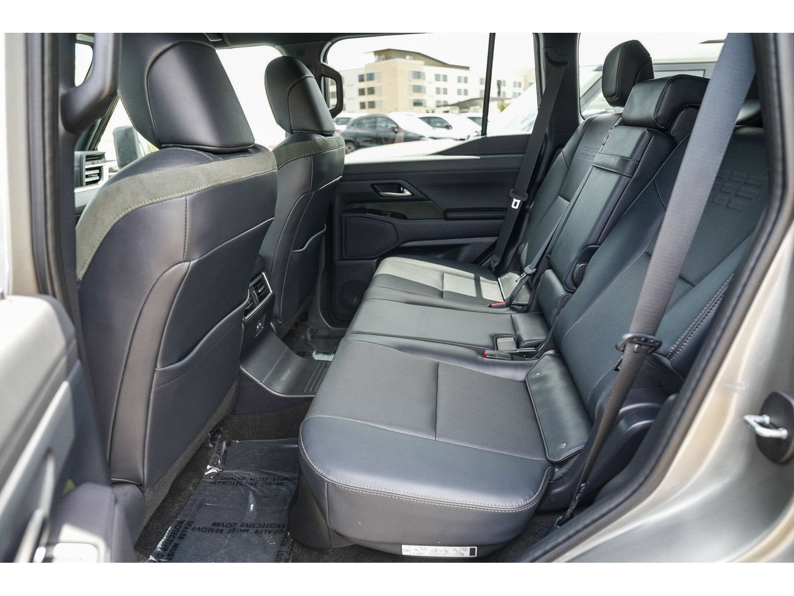 Used 2025 Lexus GX 550 AWD/4WD image 18