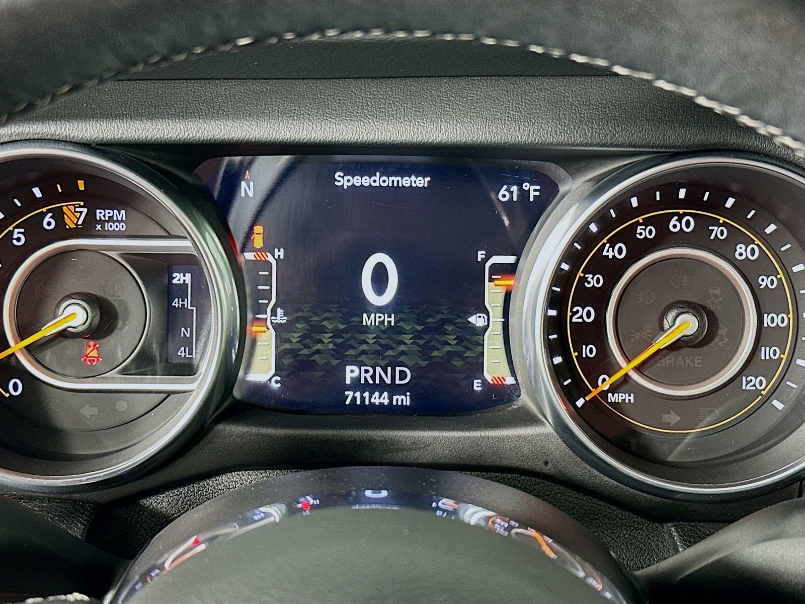 Used 2018 Jeep Wrangler Unlimited Sahara AWD/4WD image 12
