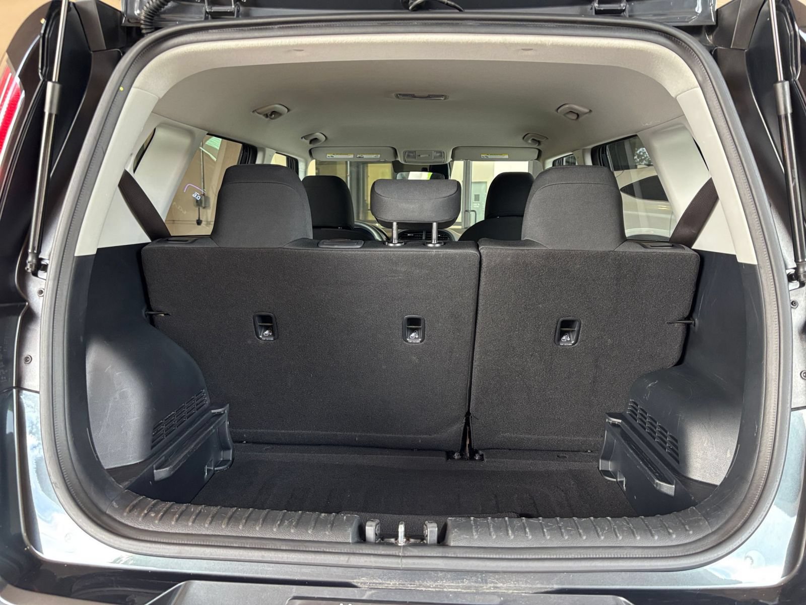 Used 2025 Kia Soul LX w/ LX Technology Package FWD image 28