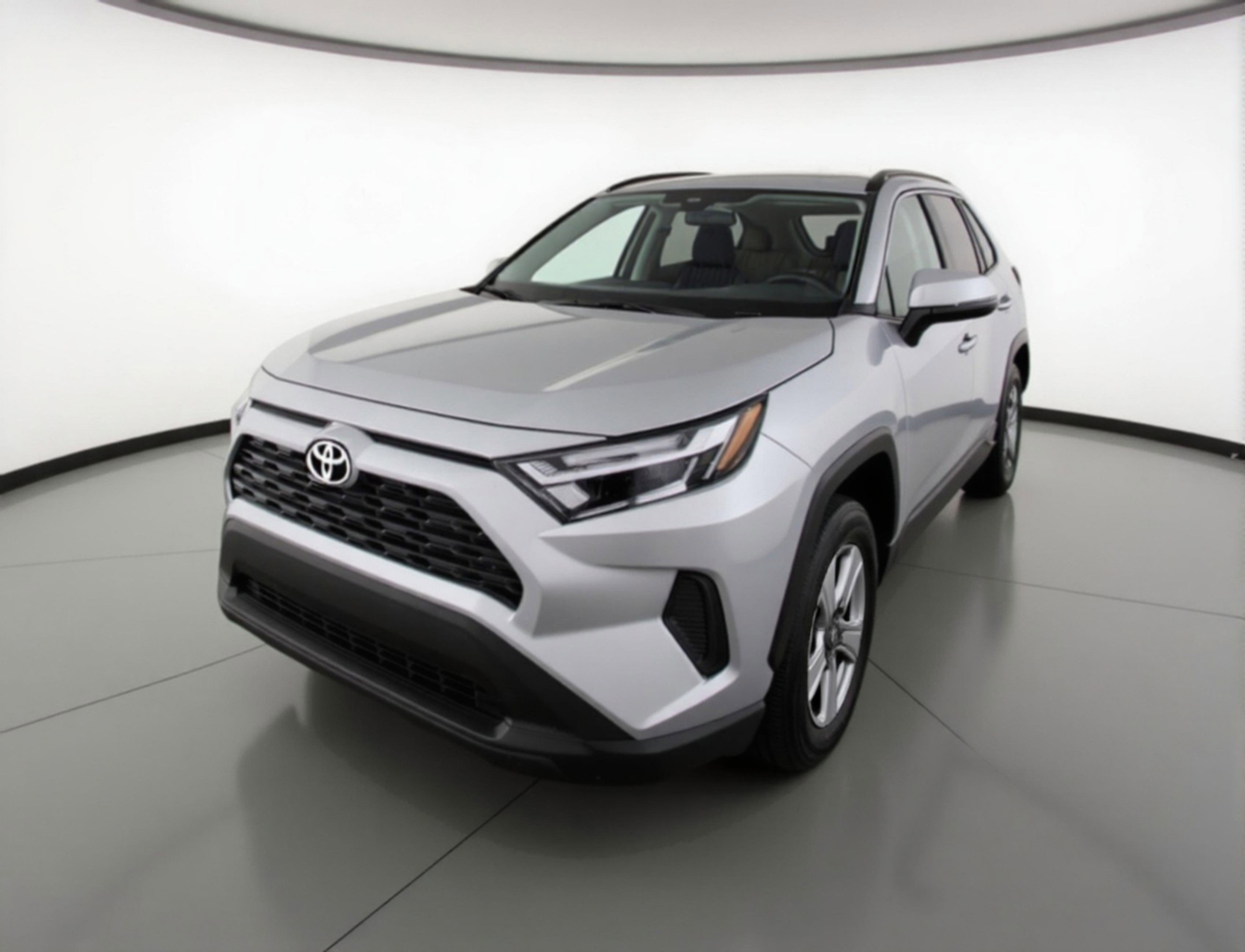 Used 2025 Toyota RAV4 XLE w/ Convenience Package image 3