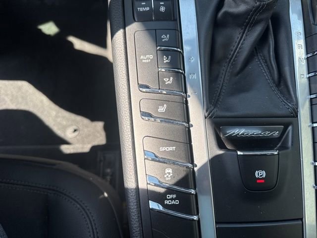 Used 2021 Porsche Macan image 19