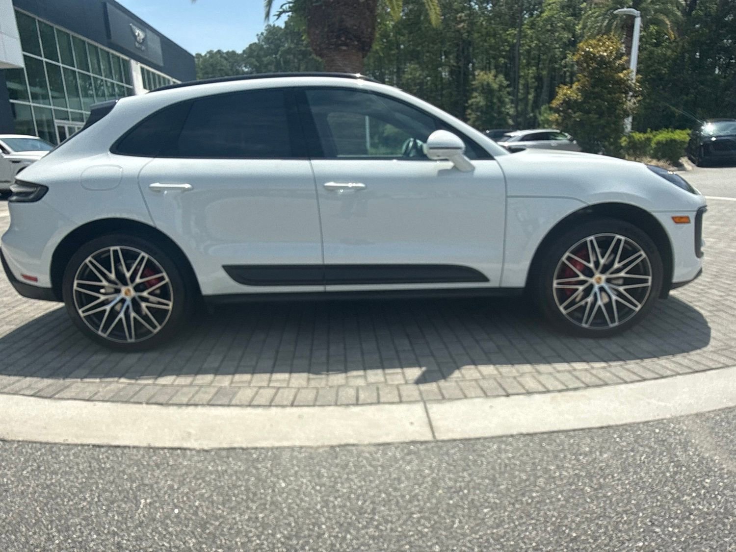 Used 2022 Porsche Macan S AWD/4WD image 5