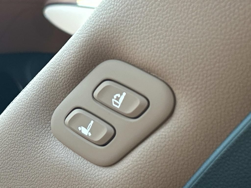 New 2026 Genesis GV70 2.5T Advanced AWD/4WD image 24