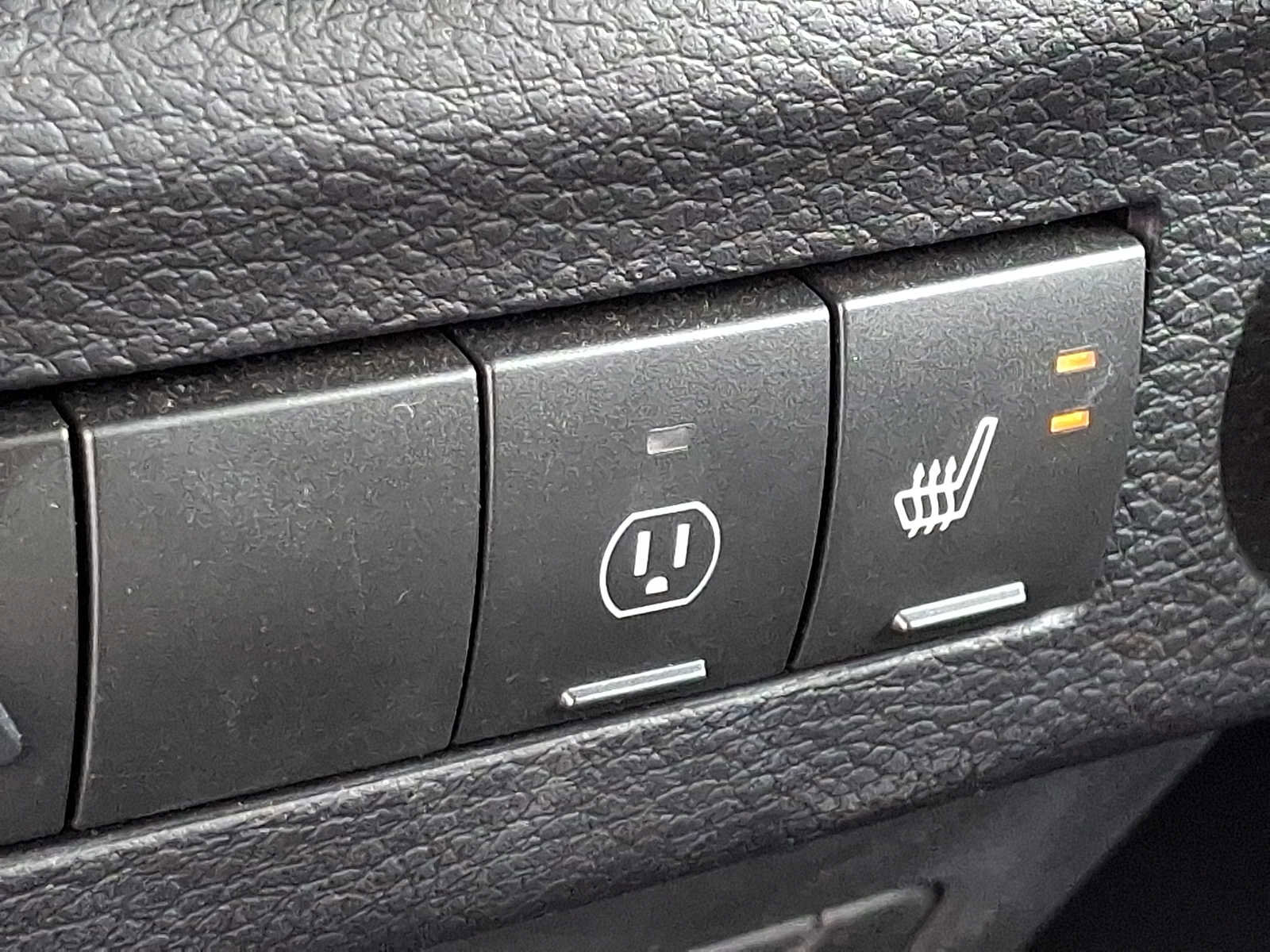 Used 2016 Jeep Wrangler Unlimited Sahara w/ Dual Top Group image 24