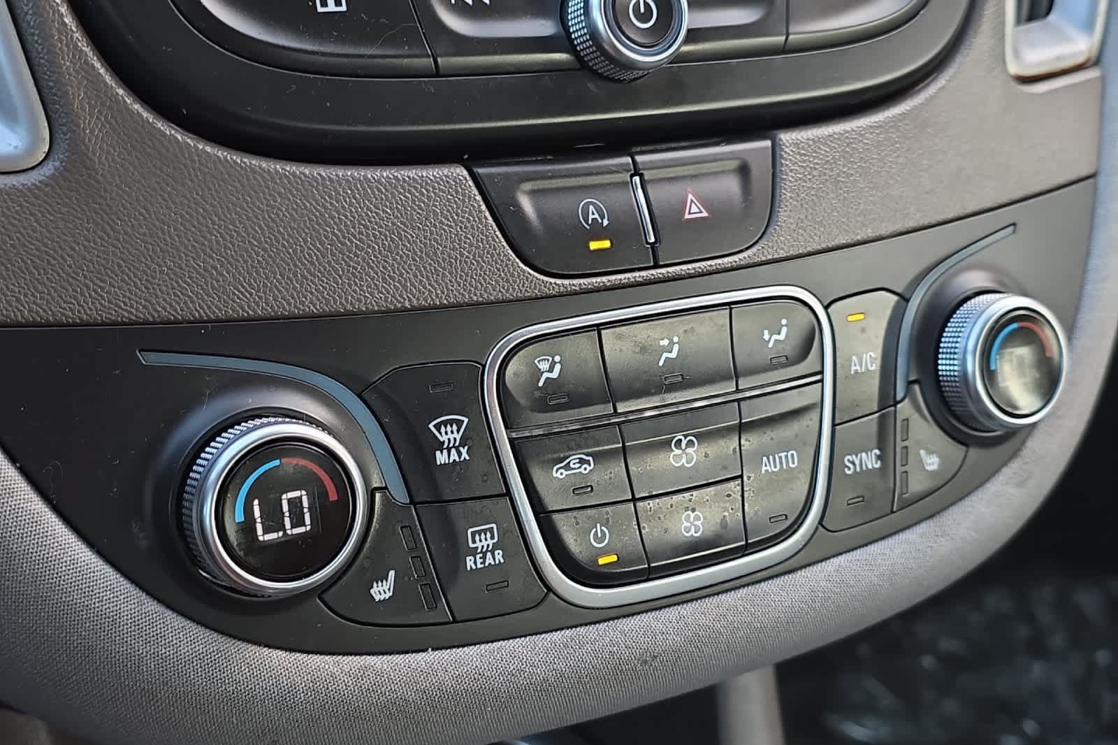 Used 2025 Chevrolet Malibu LT FWD image 21