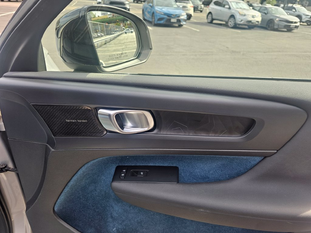 Certified 2023 Volvo XC40 Recharge Ultimate AWD/4WD image 13