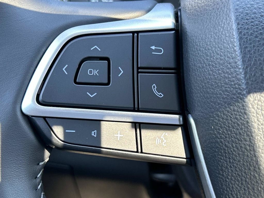 Used 2026 Toyota Highlander XLE AWD/4WD image 31