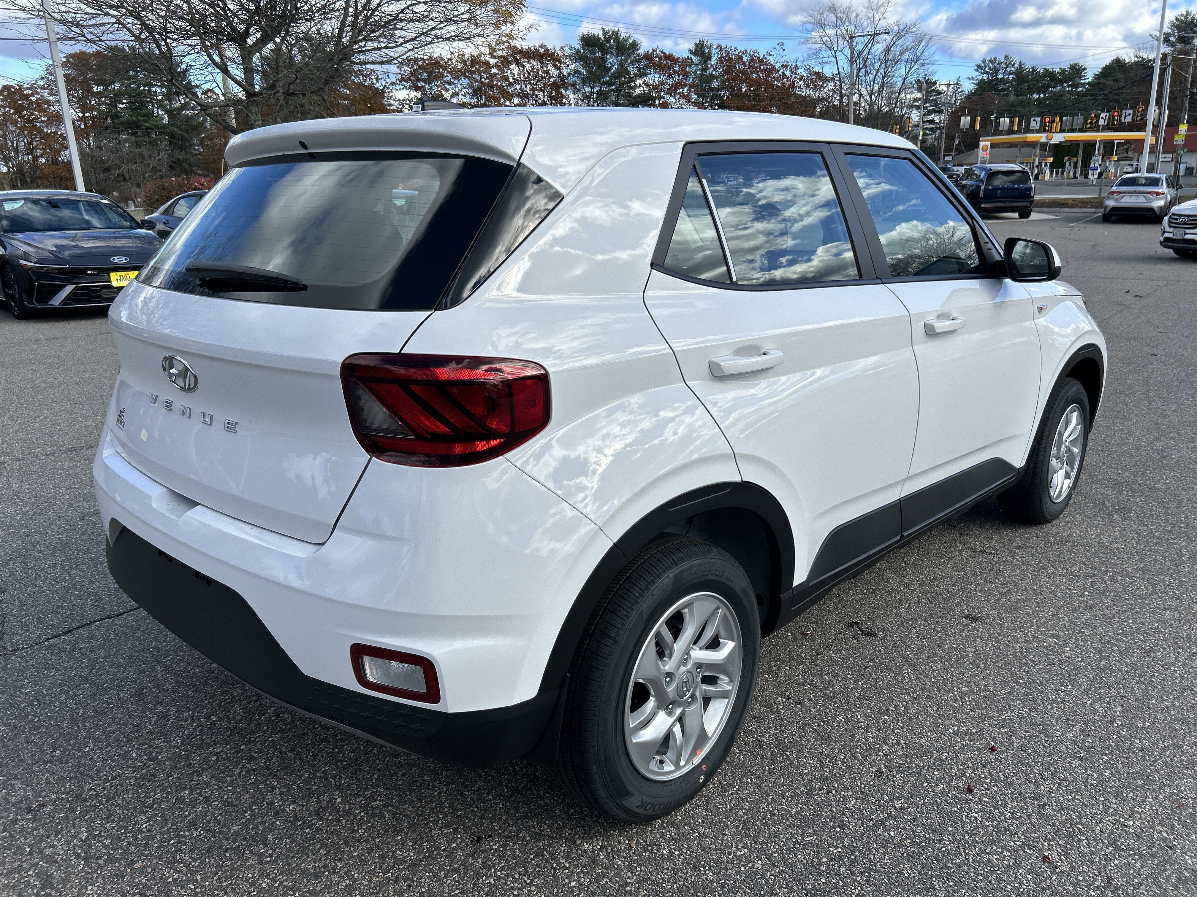 New 2026 Hyundai Venue SE FWD image 7