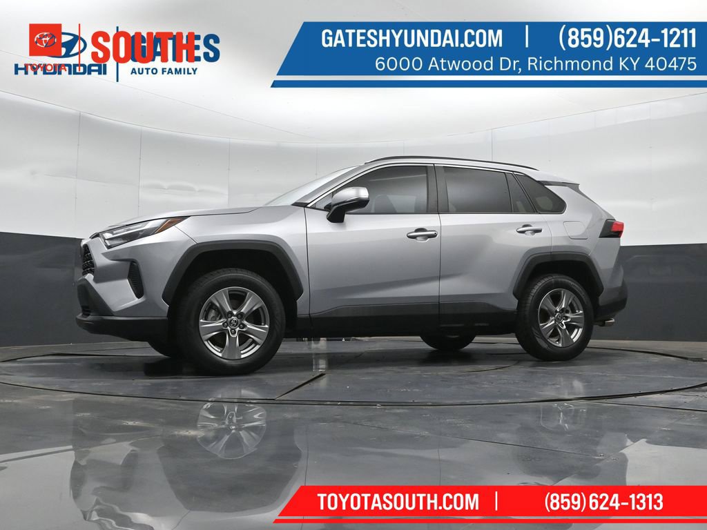 Used 2024 Toyota RAV4 XLE AWD/4WD image 39