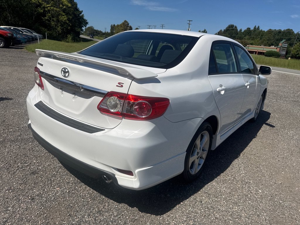 Used 2013 Toyota Corolla S FWD image 10