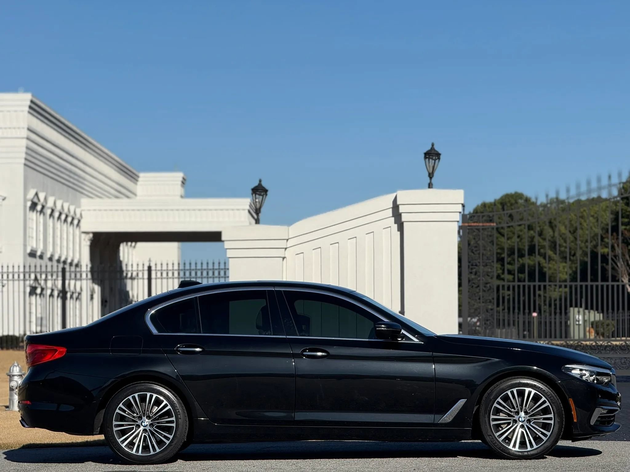 Used 2018 BMW 540i w/ Premium Package RWD image 6