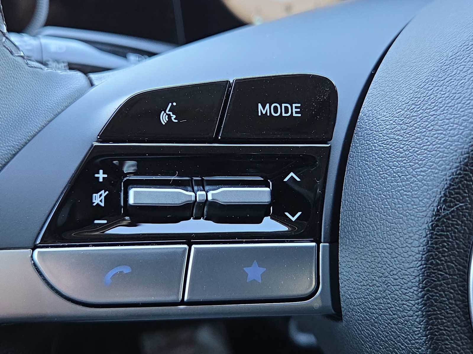 New 2026 Hyundai Elantra Limited image 24