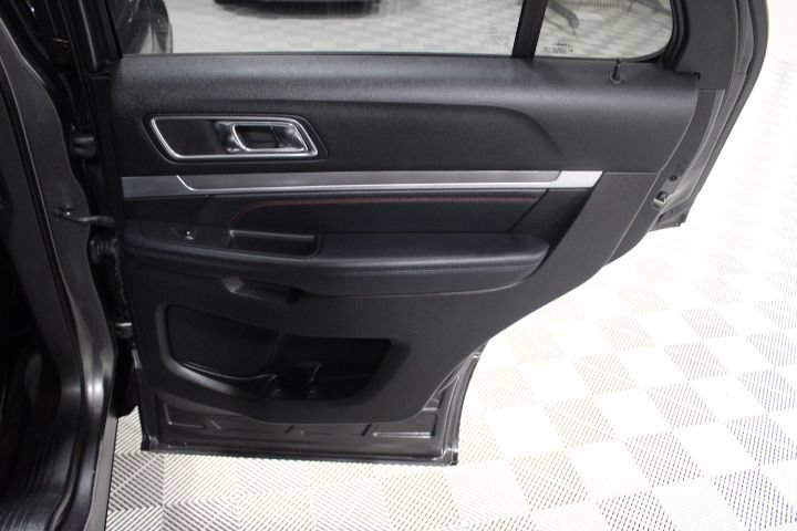 Used 2018 Ford Explorer Sport AWD/4WD image 30