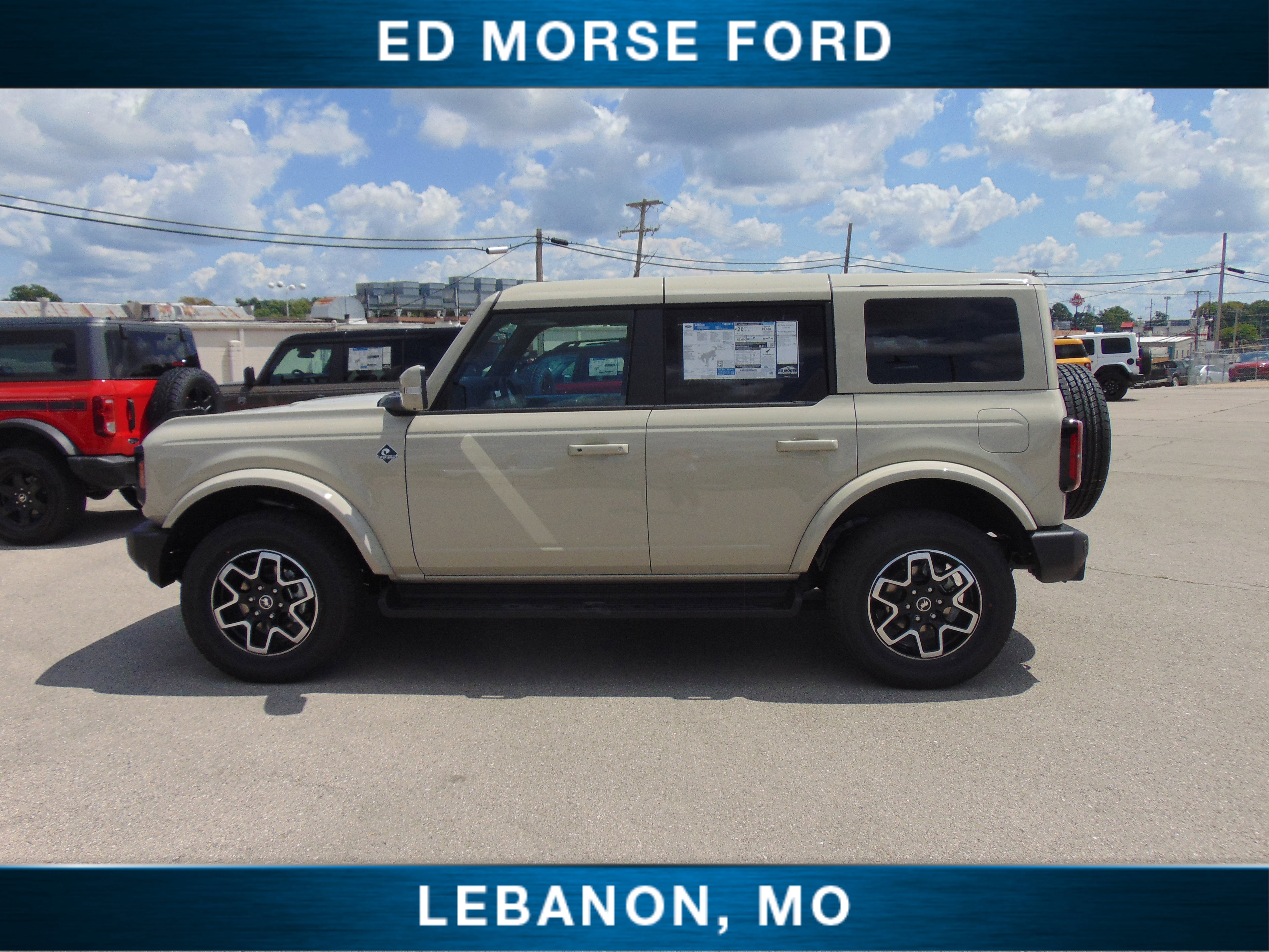 New 2025 Ford Bronco Outer Banks image 2