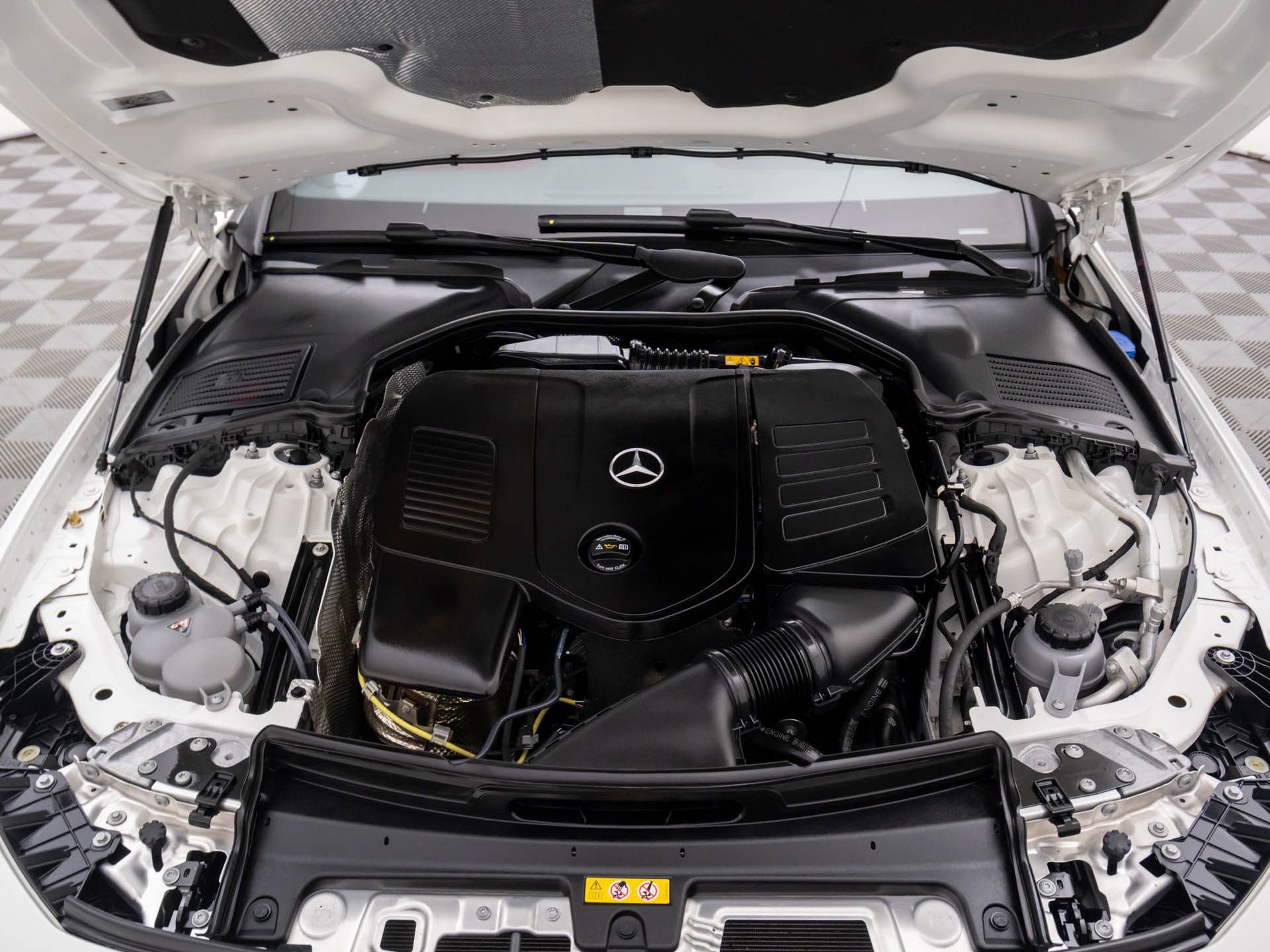 Certified 2024 Mercedes-Benz CLE 300 4MATIC Coupe image 31