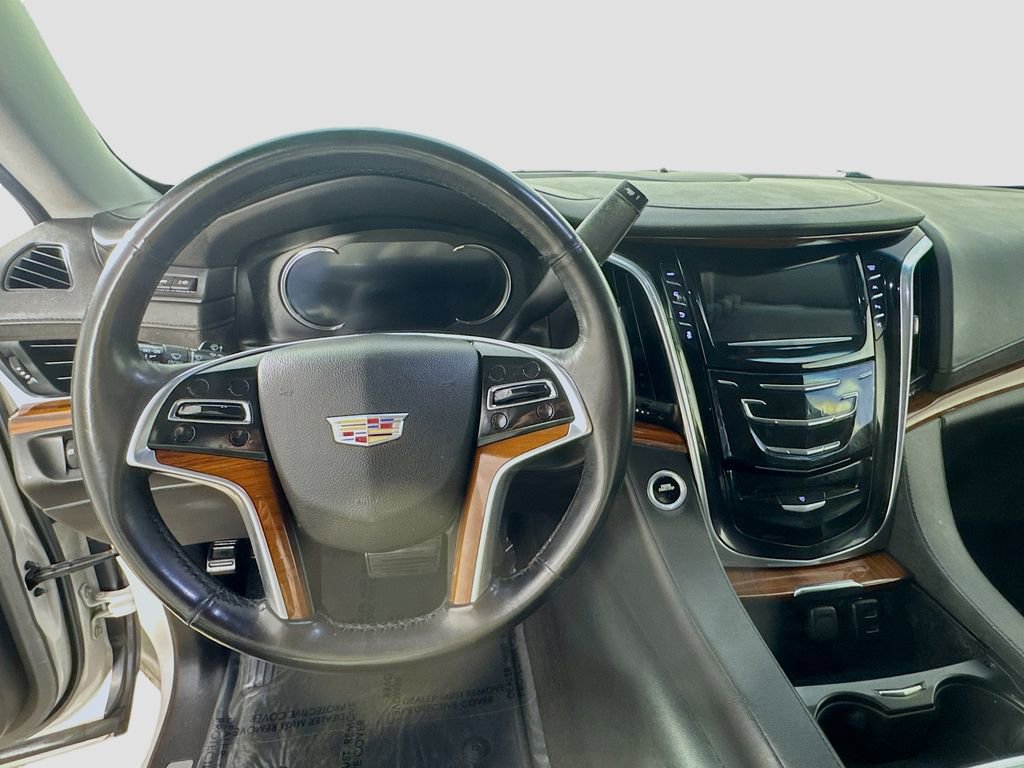 Used 2017 Cadillac Escalade Luxury AWD/4WD image 13