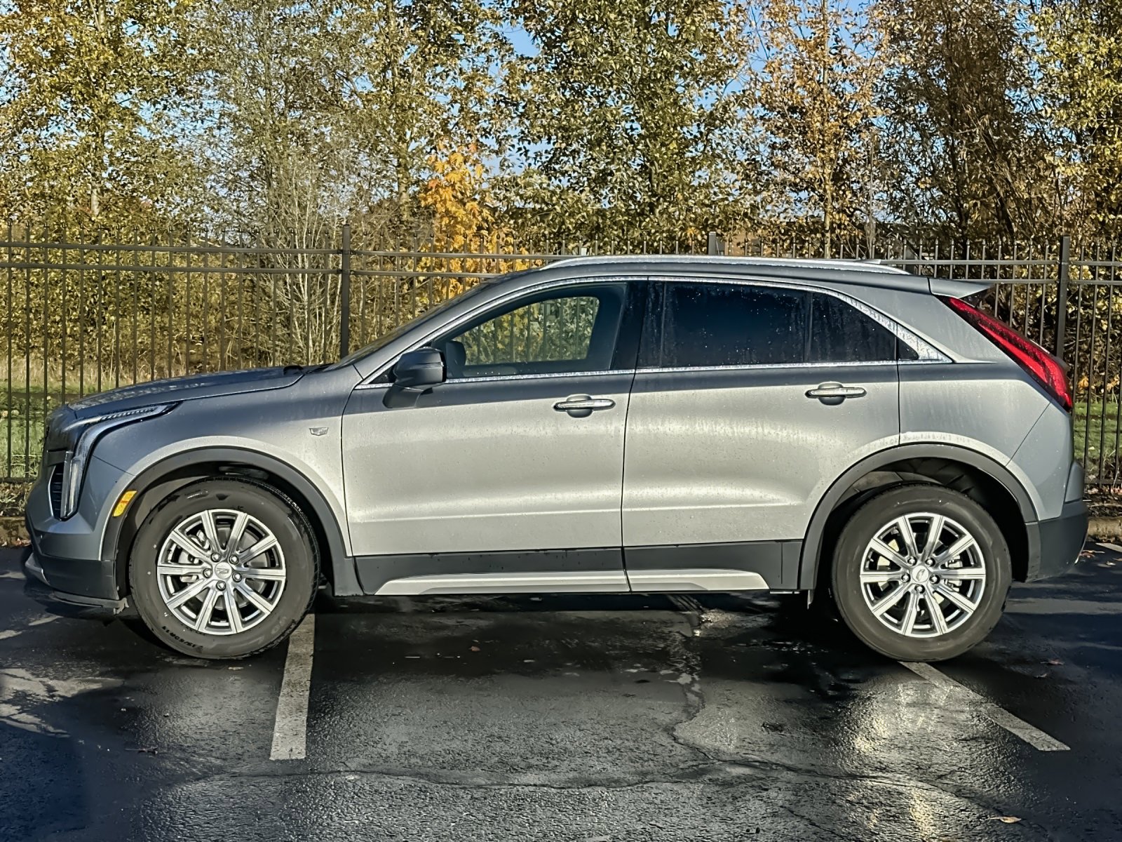 Used 2023 Cadillac XT4 Premium Luxury image 7