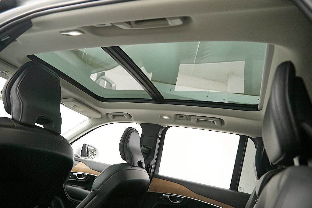 Certified 2023 Volvo XC90 B5 Plus w/ Protection Package Premier AWD/4WD image 23