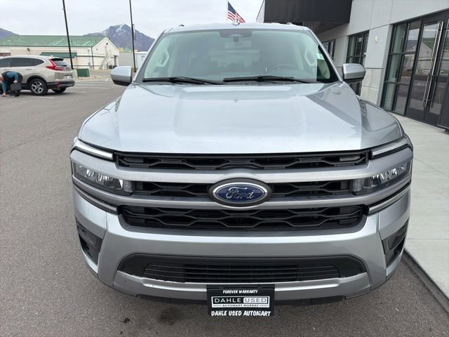 Used 2024 Ford Expedition Max XLT image 2