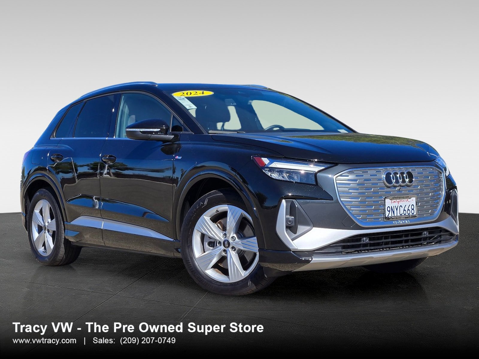Used 2024 Audi Q4 e-tron Premium w/ Convenience Package image 1