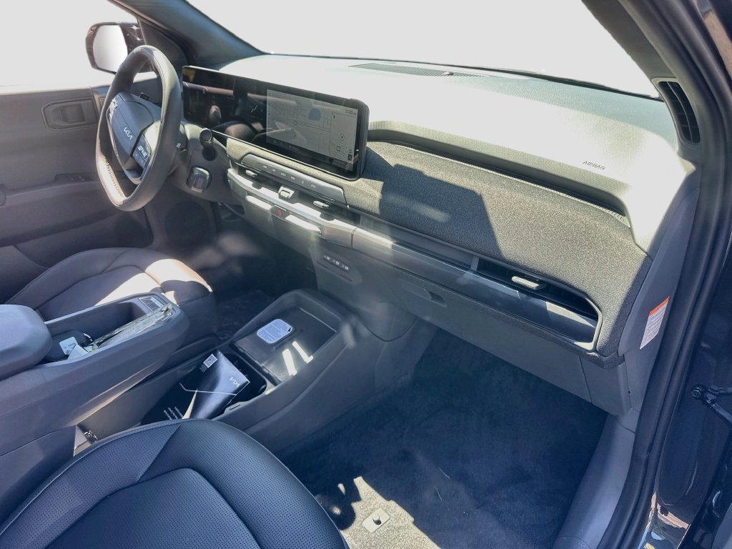 New 2027 Kia EV3 Land FWD image 29