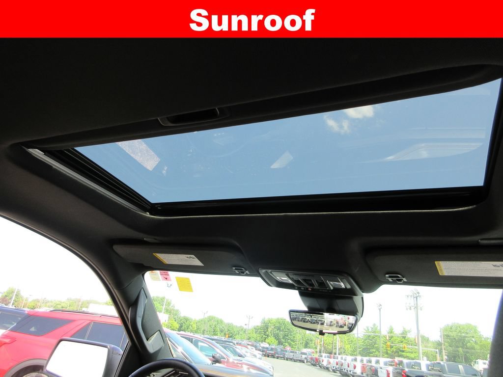 Certified 2025 GMC Sierra 1500 AT4 w/ AT4 Premium Package AWD/4WD image 17