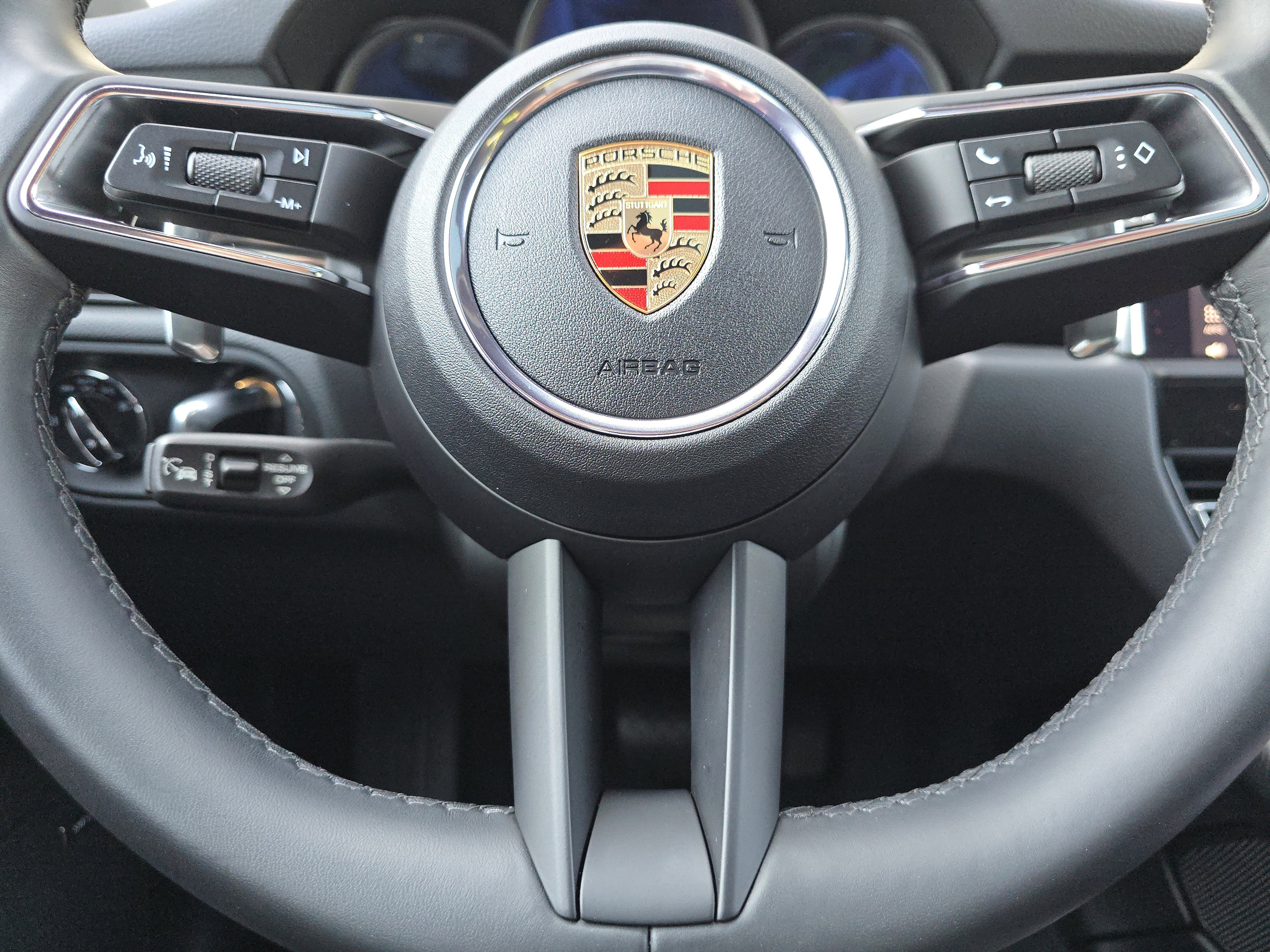 Certified 2025 Porsche Macan image 17