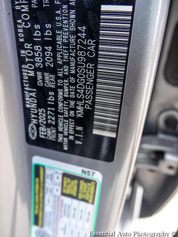 Used 2025 Hyundai Elantra SEL FWD image 30