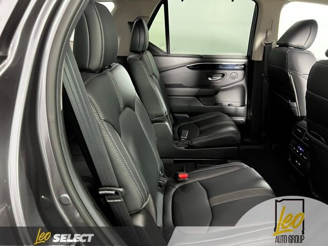 Used 2025 Honda Pilot EX-L image 10