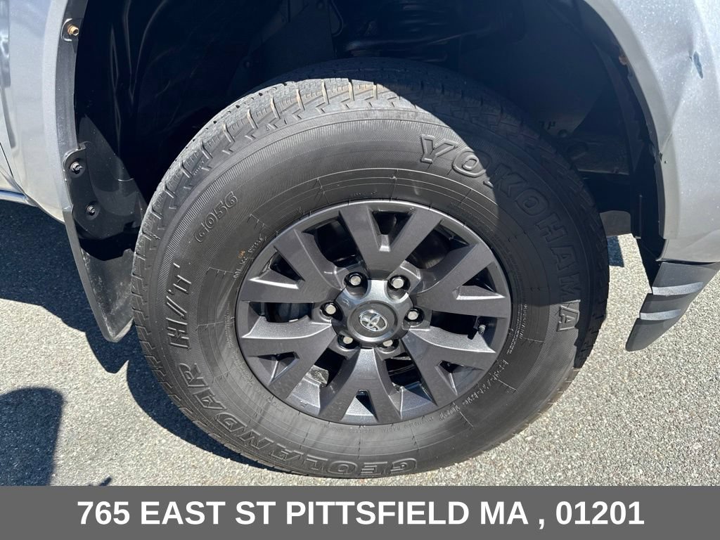 Used 2021 Toyota Tacoma SR5 AWD/4WD image 29