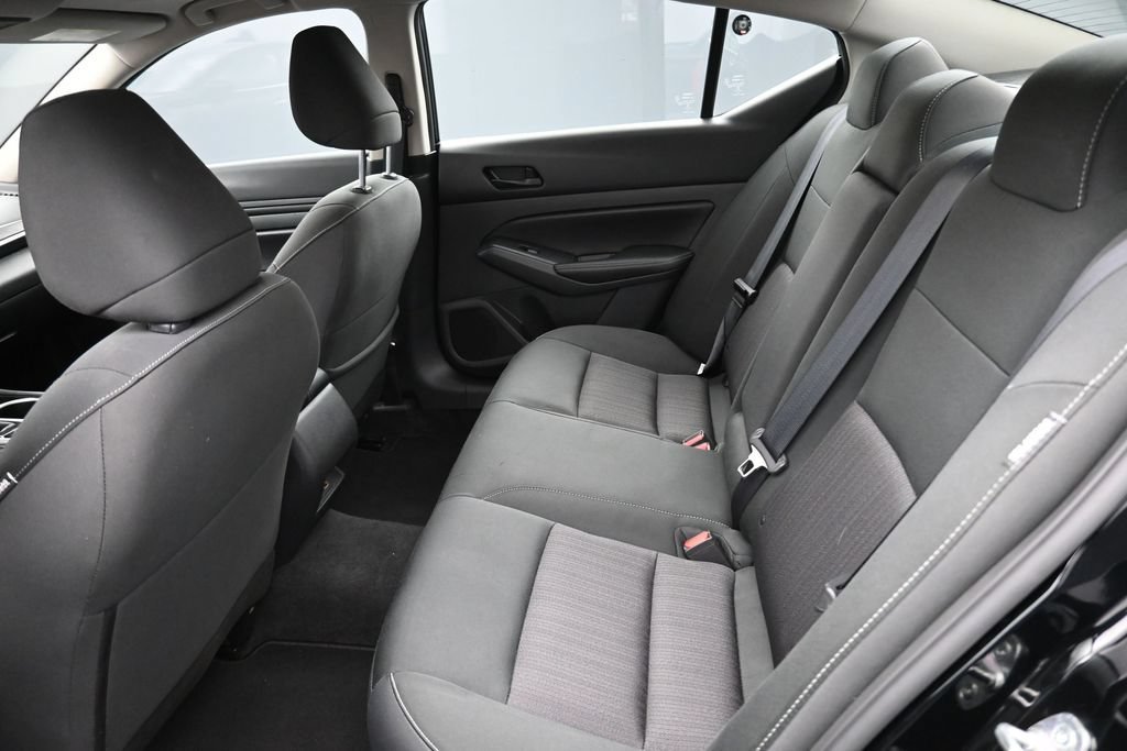 Used 2024 Nissan Altima 2.5 SV w/ SV Premium Package FWD image 13