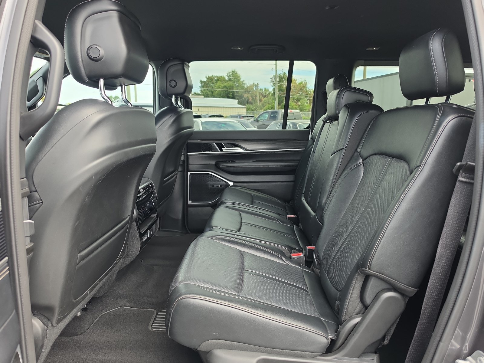 Used 2024 Jeep Wagoneer Series II w/ Flexible Seating Group RWD image 12