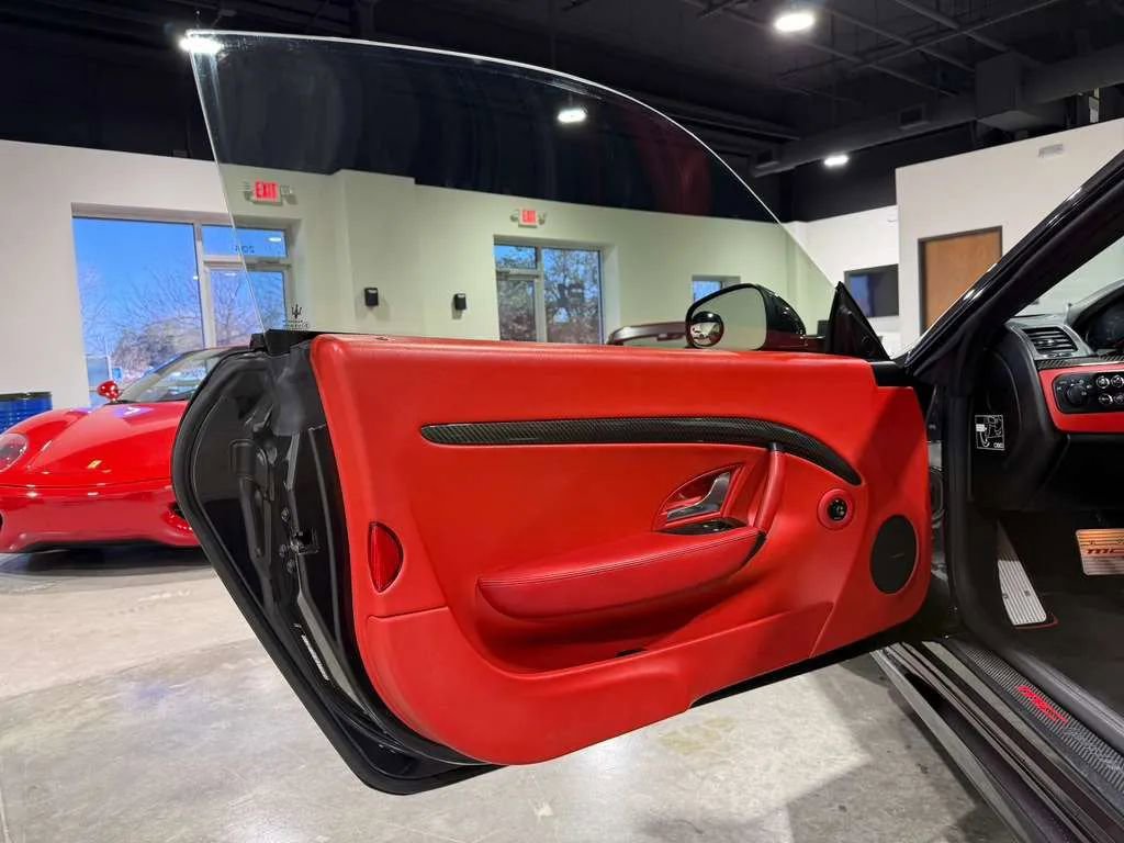 Used 2018 Maserati GranTurismo MC image 38