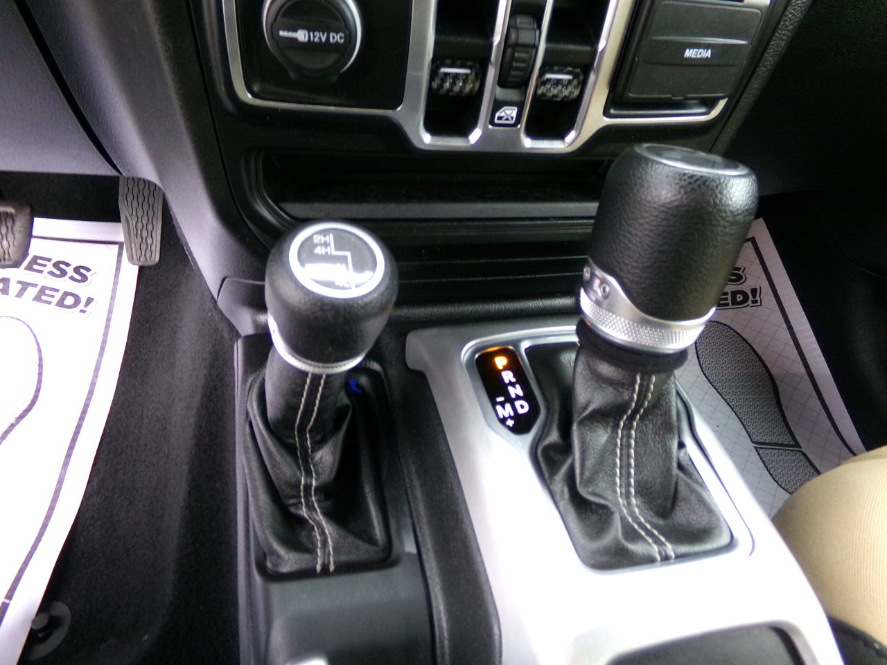 Used 2020 Jeep Wrangler Unlimited Sahara image 13