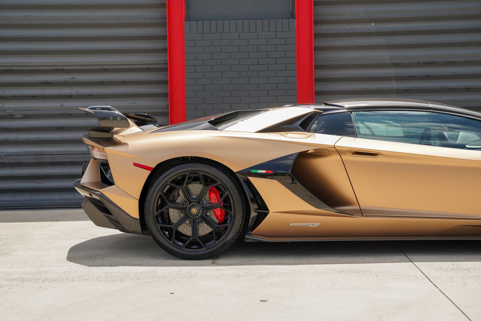 Used 2020 Lamborghini Aventador SVJ AWD/4WD image 7