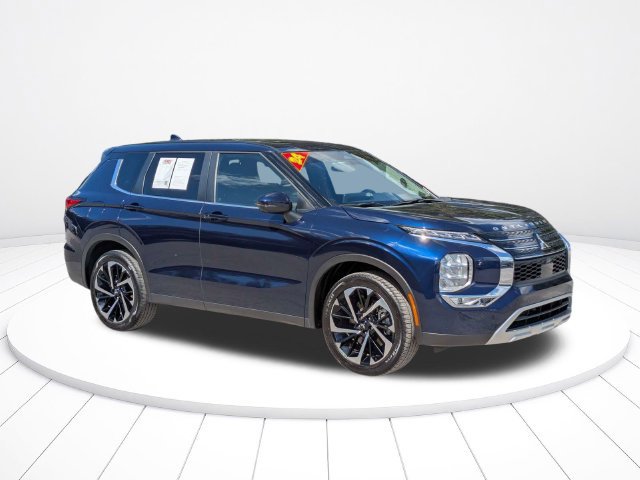 Used 2024 Mitsubishi Outlander SE FWD image 2