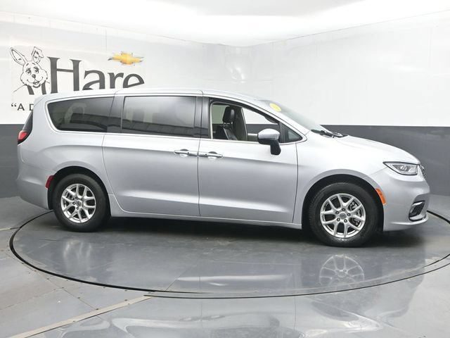 Used 2023 Chrysler Pacifica Touring-L
