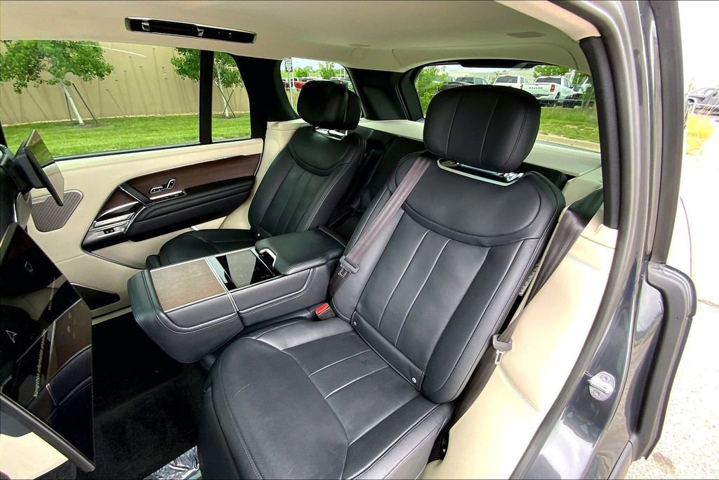 Used 2023 Land Rover Range Rover Long Wheelbase Autobiography AWD/4WD image 25
