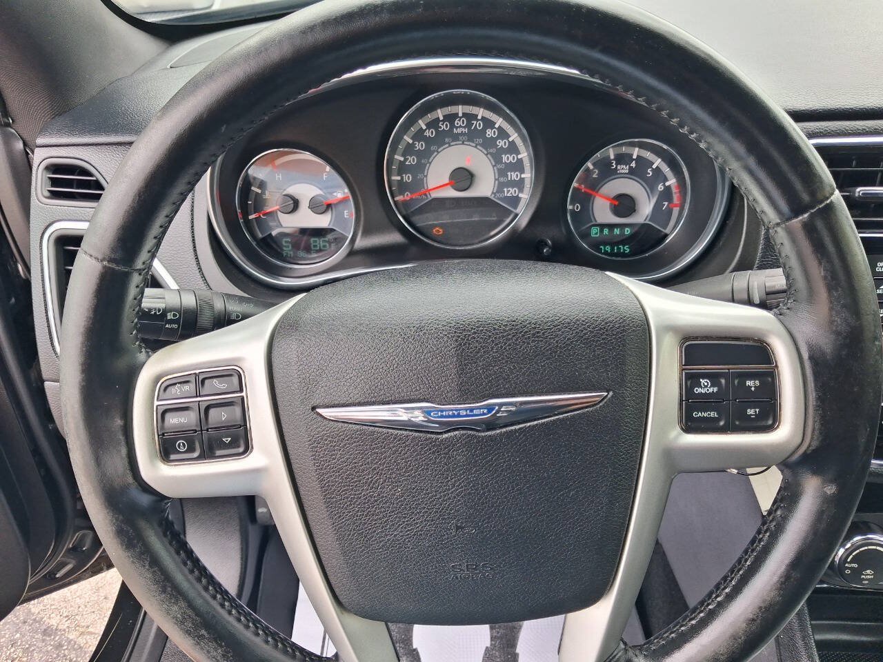 Used 2013 Chrysler 200 Limited FWD image 12