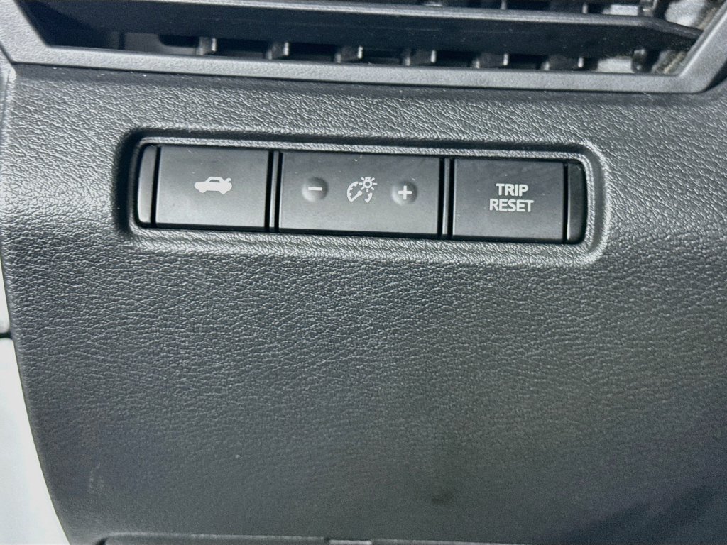 Used 2019 Nissan Altima 2.5 SR w/ SR Premium Package FWD image 18