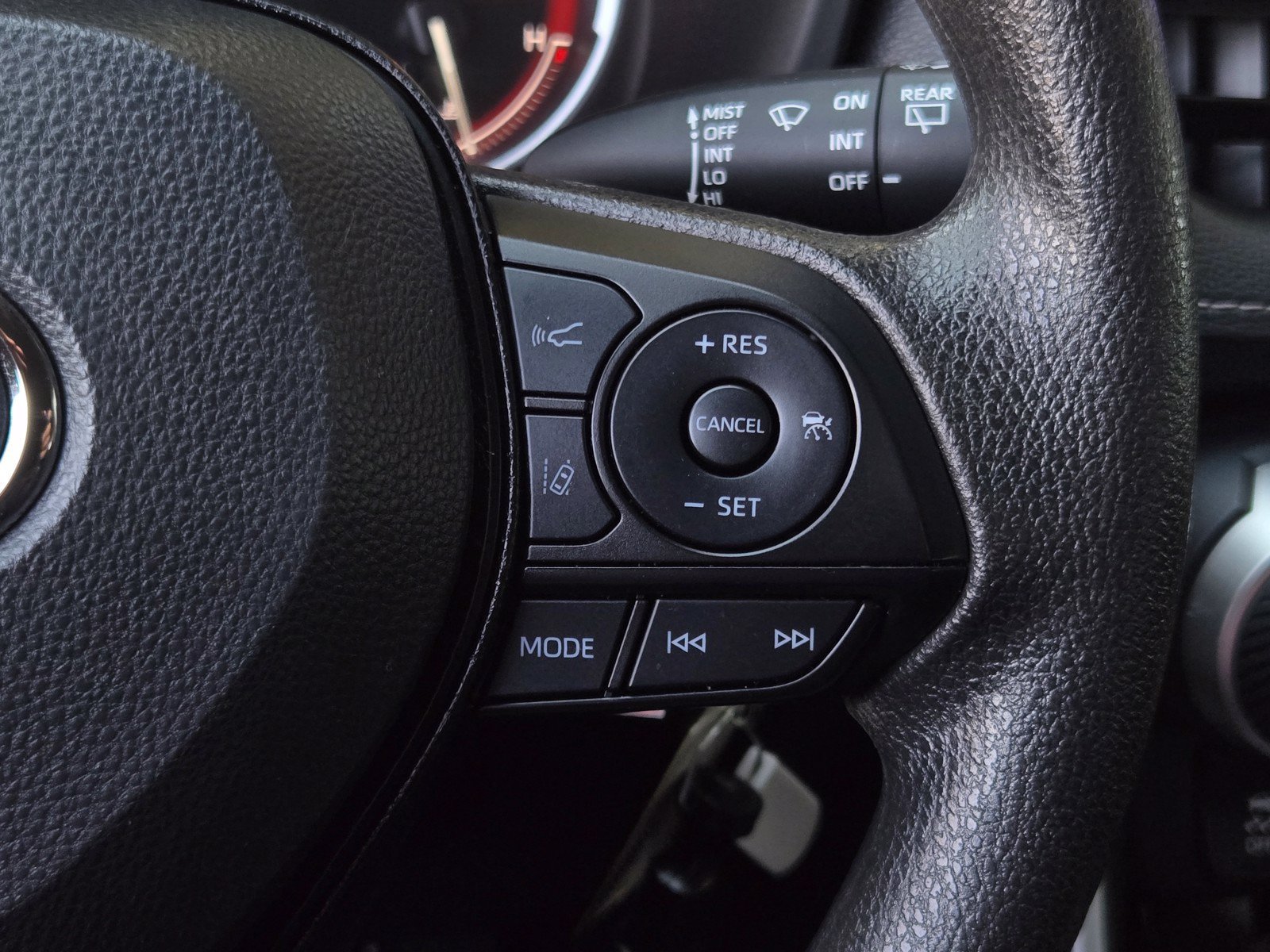 Certified 2025 Toyota RAV4 LE AWD/4WD image 19