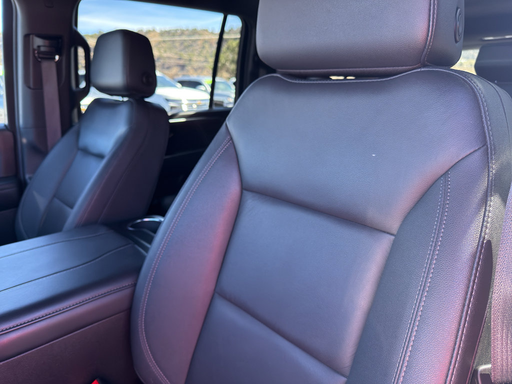 Used 2025 Chevrolet Suburban Z71 image 27