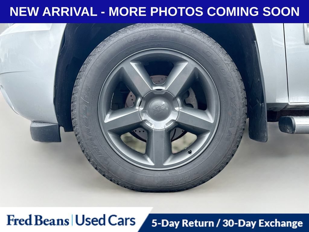 Used 2013 Chevrolet Avalanche LT AWD/4WD image 12