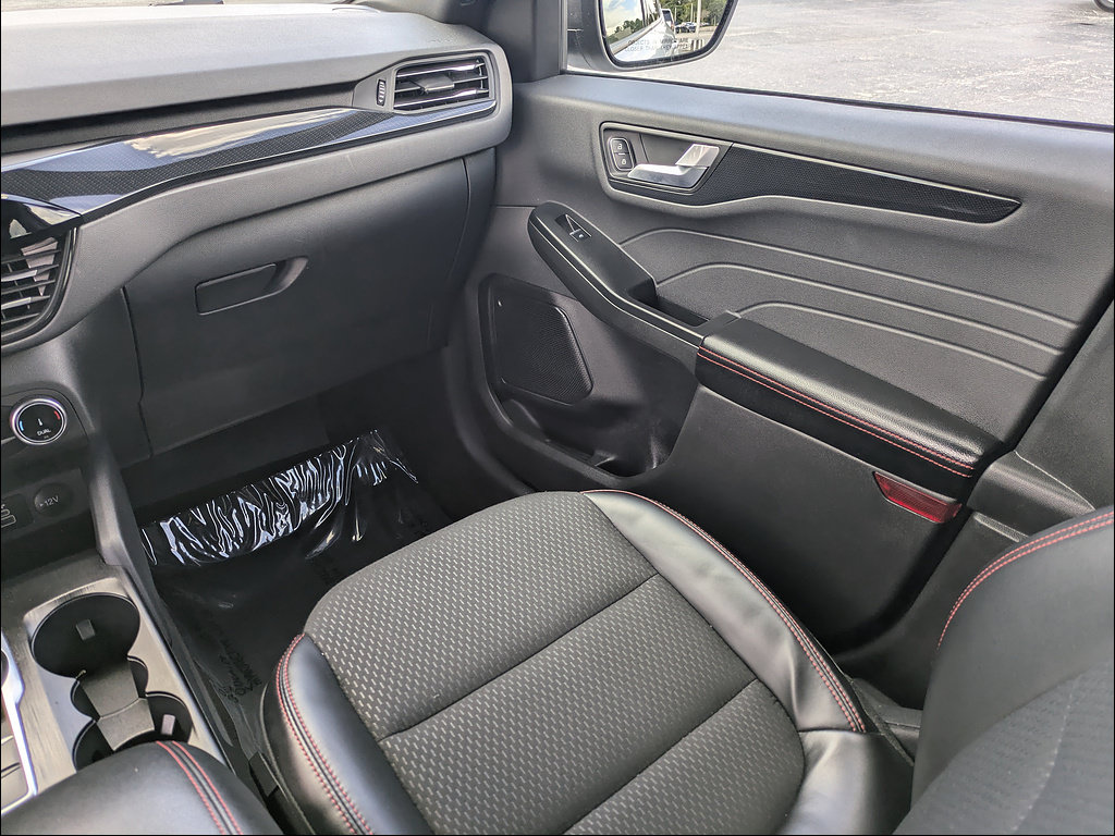 Used 2025 Ford Escape ST-Line FWD image 16