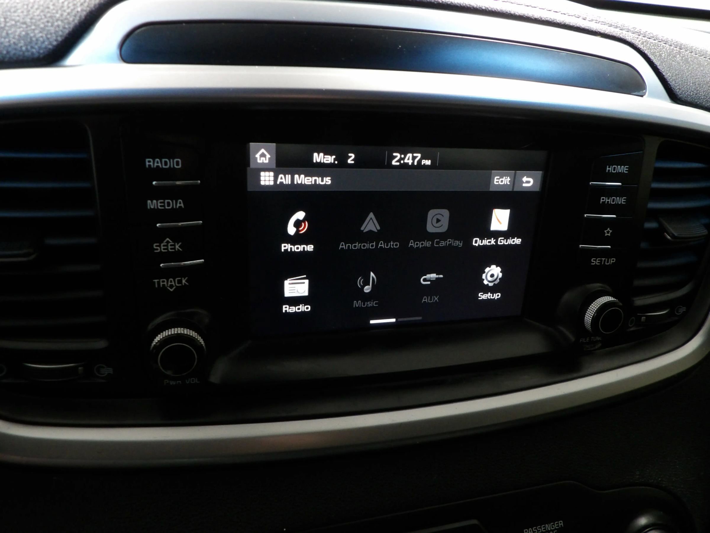 Used 2019 Kia Sorento LX image 15