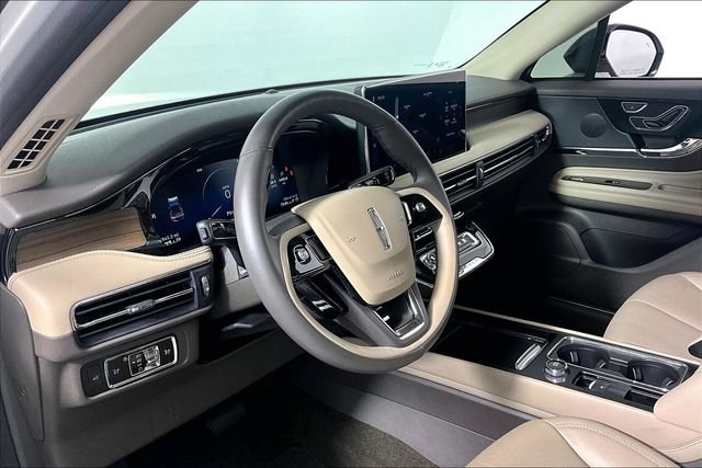 Used 2023 Lincoln Corsair Reserve FWD image 13