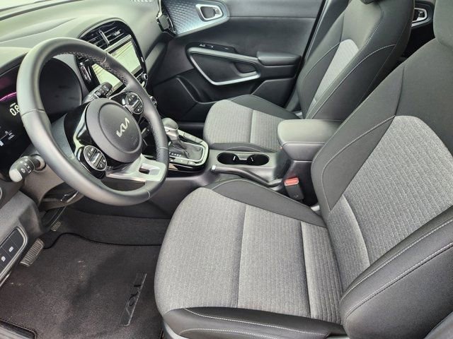 Used 2024 Kia Soul EX image 4