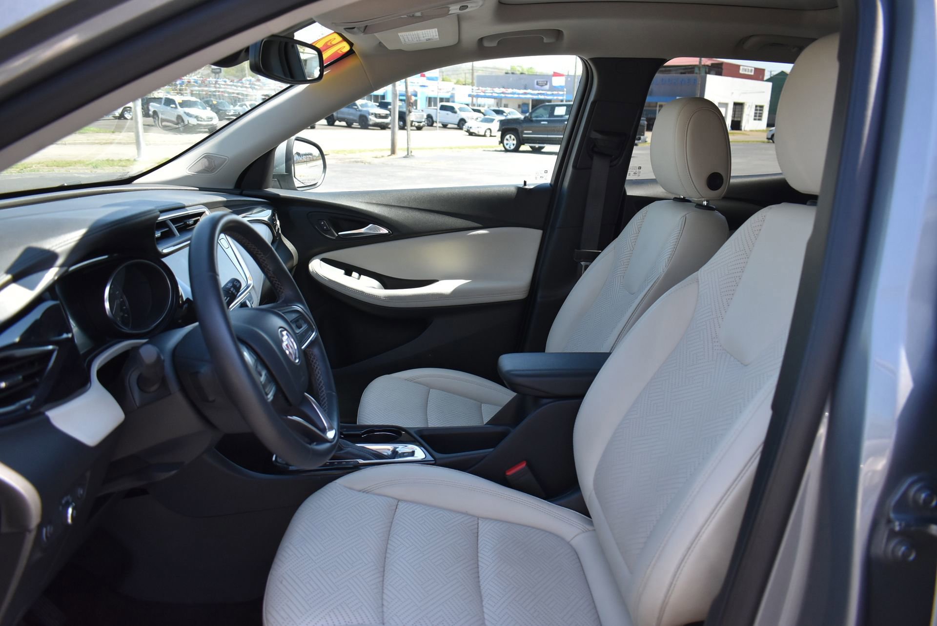 Used 2023 Buick Encore GX Essence w/ Experience Buick Package FWD image 16